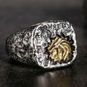 iconic golden viking wolf head ring   bold design 3407