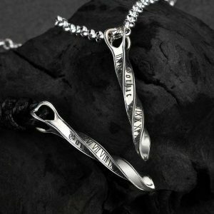 iconic spacetime arrow ring necklace in silver 6061