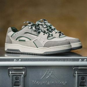 versatile retro splice sneakers in dynamic green hue 3177