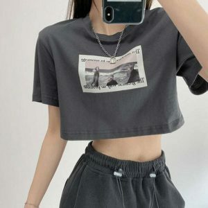 youthful coast print crop top   chic navel statement 7627