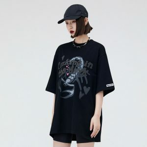 youthful scorpion print t shirt dark & dynamic design 8752